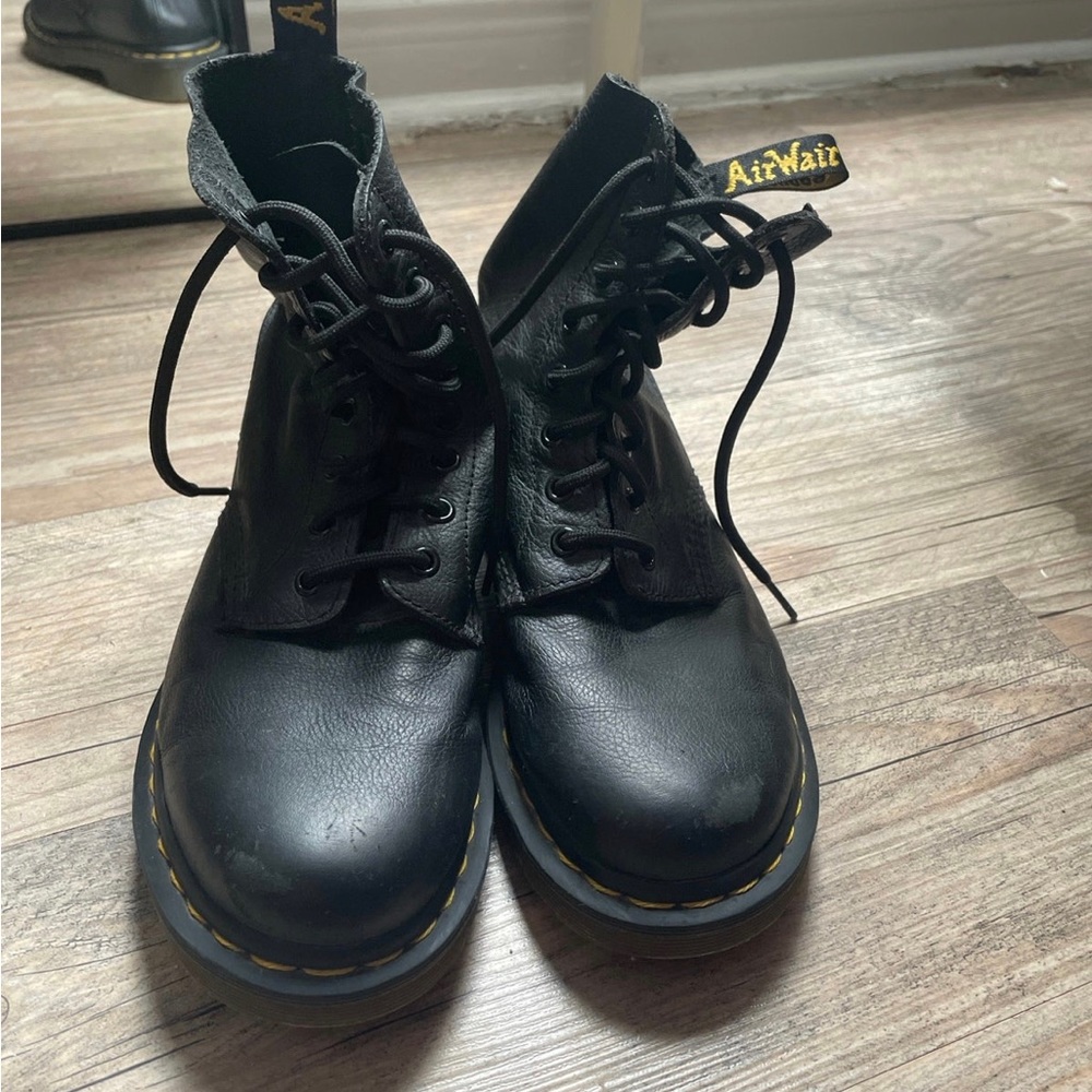 Dr Martens 1460 WOMEN'S PASCAL VIRGINIA LEATHER BOOTS Barely used. Size 8